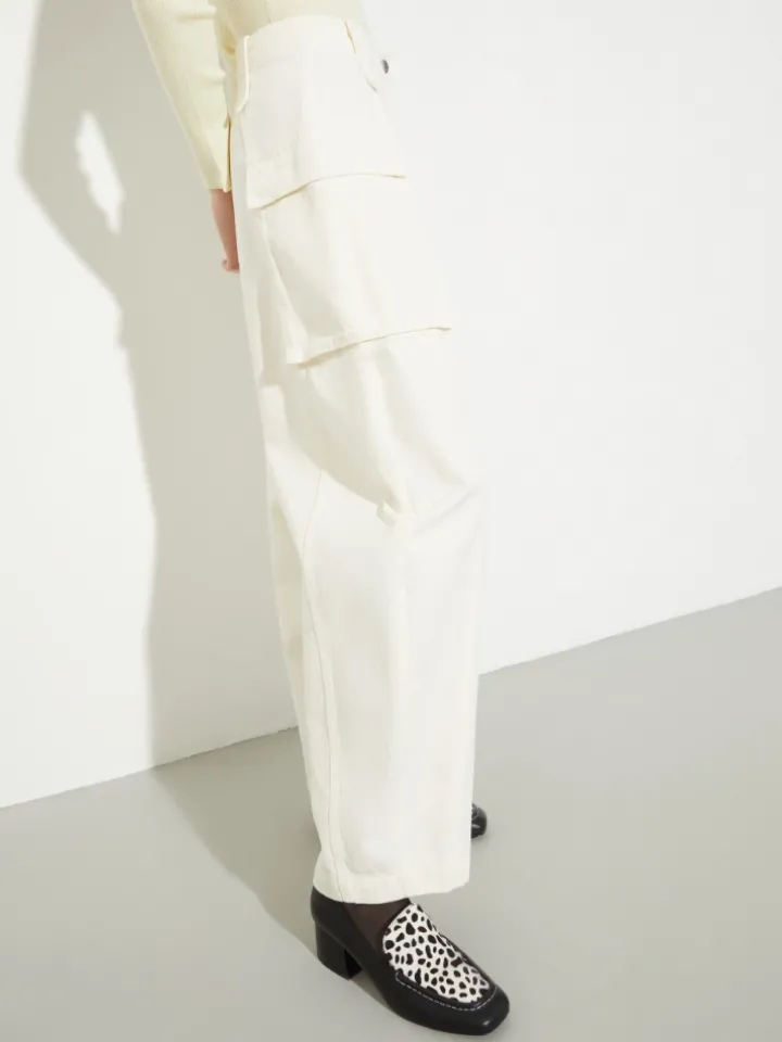 Barrel-leg cargo trousers - cream