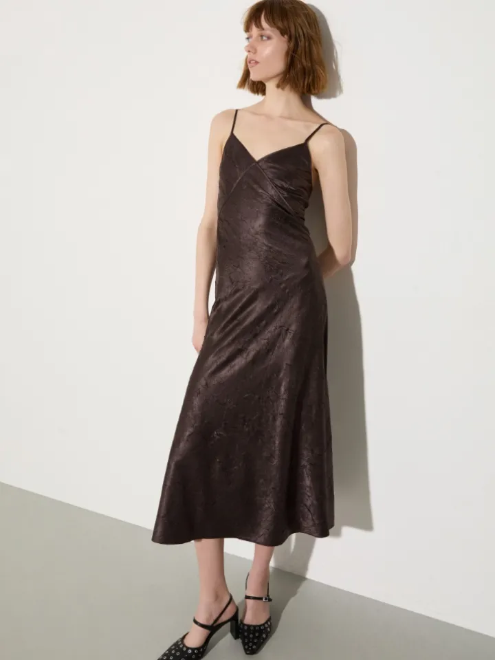 Crinkled satin slip dress - chocolate