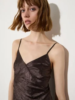 Crinkled satin slip dress - chocolate