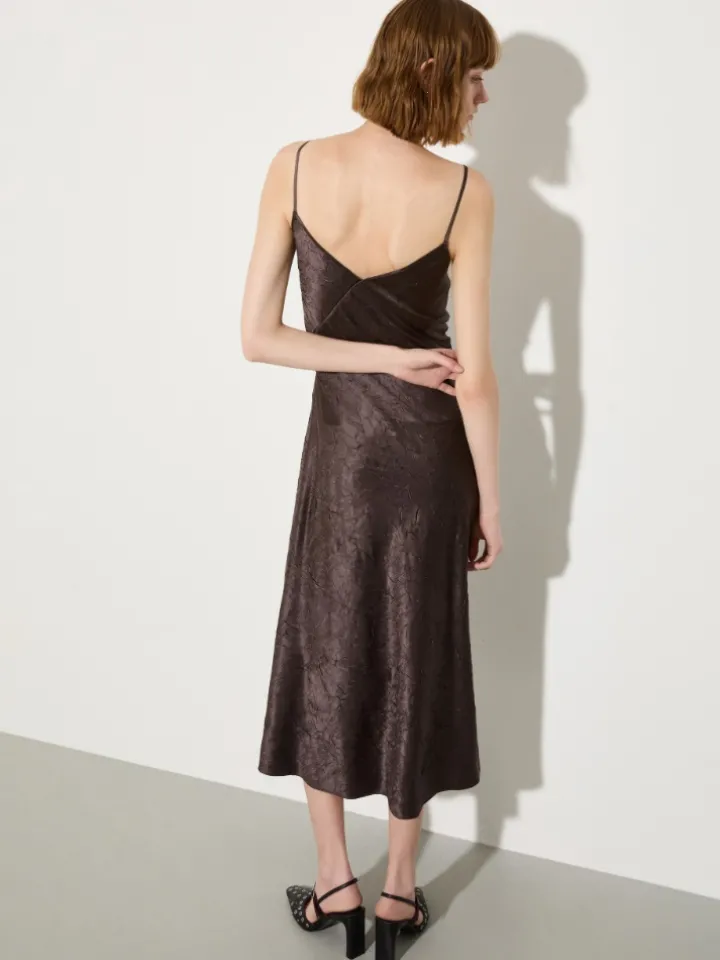 Crinkled satin slip dress - chocolate