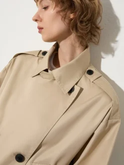 Cropped gabardine trench coat - beige