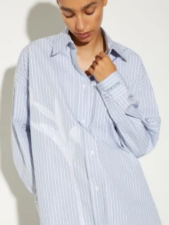 Embroidered poplin shirt - light blue