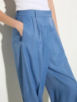 Flowing barrel-leg trousers - avio