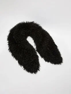 Frisé plush stole - black