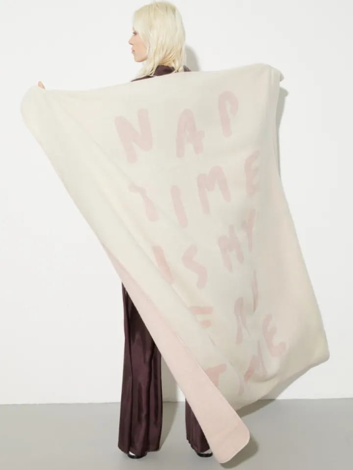 1-800 Gift Alert with Pietro Terzini blanket - wool white
