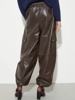 Glossy leather cargo trousers - chocolate