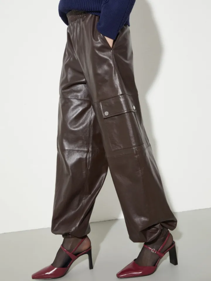 Glossy leather cargo trousers - chocolate