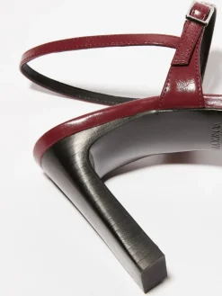 Shiny leather pumps - ruby
