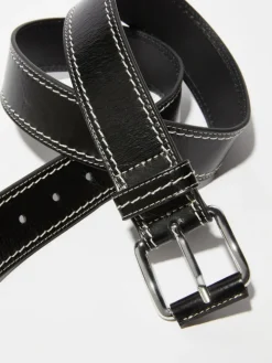 Topstitched leather belt - black